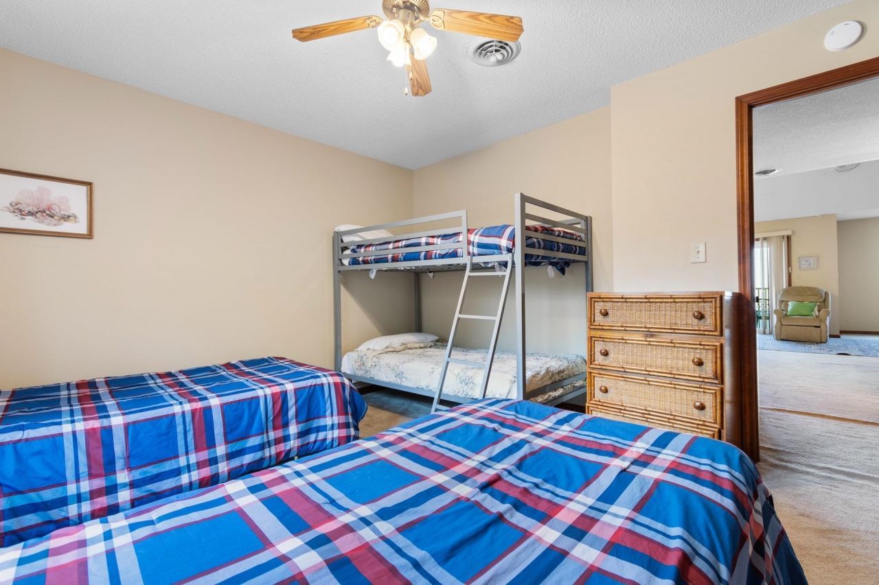 2010 Sand Dunes Dr. Photo 14