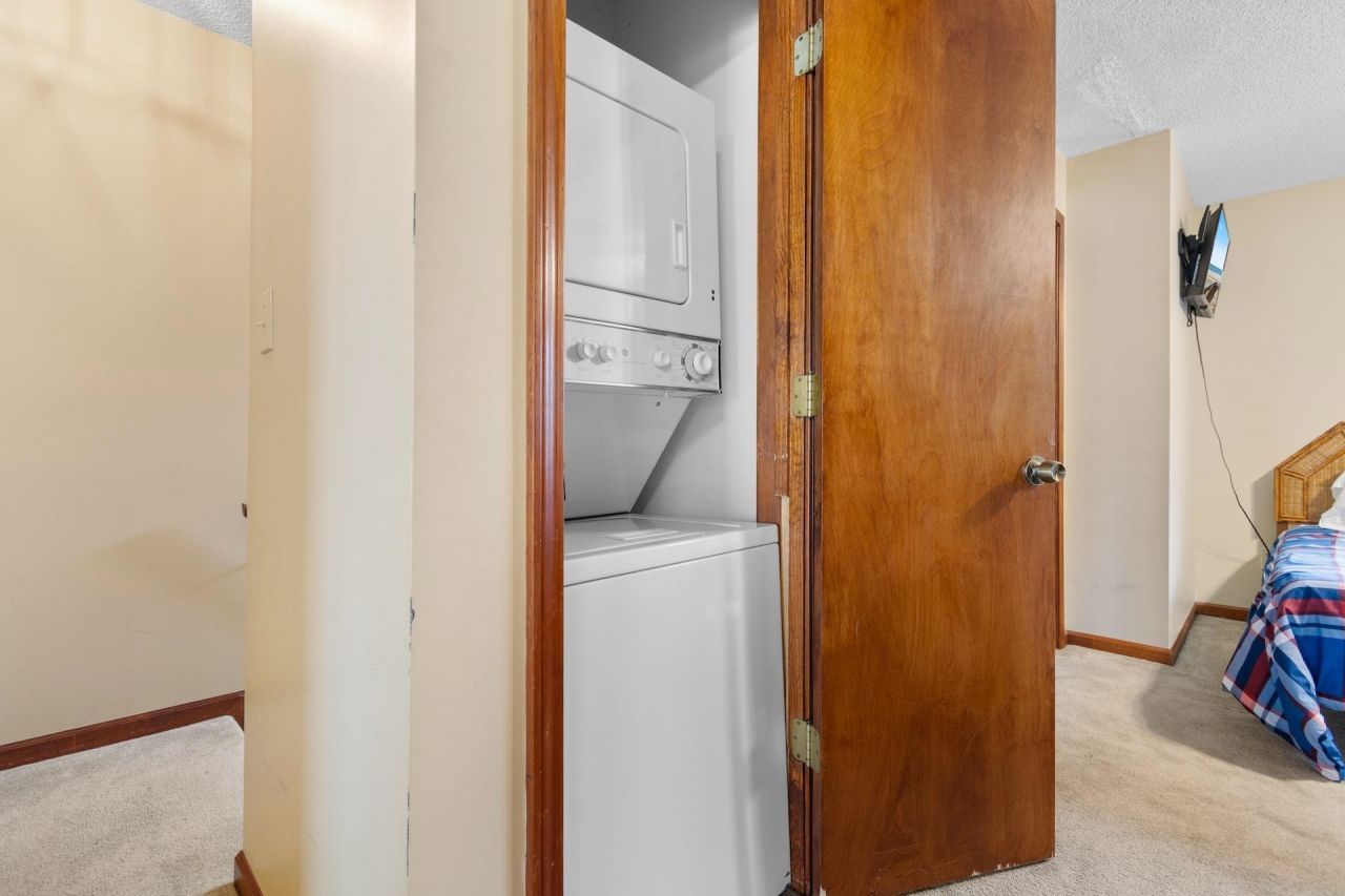 2010 Sand Dunes Dr. Photo 15