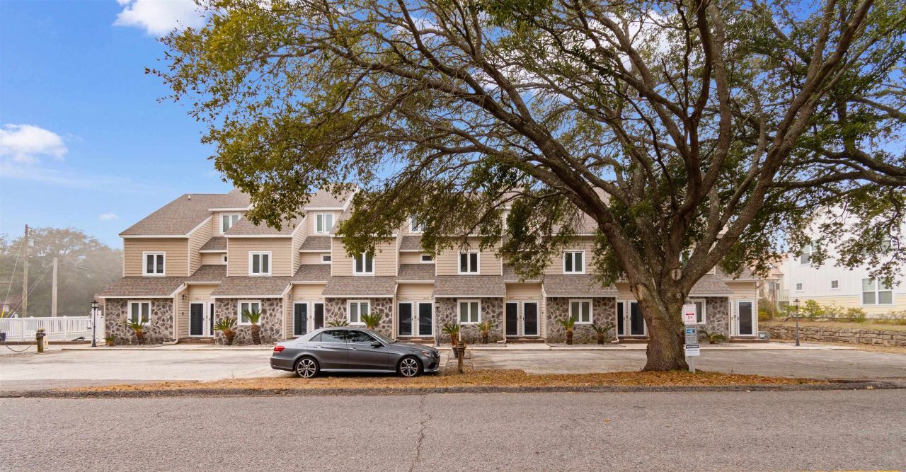 2010 Sand Dunes Dr. Photo 18