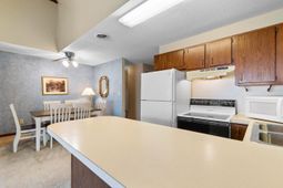 2010 Sand Dunes Dr. photo 4