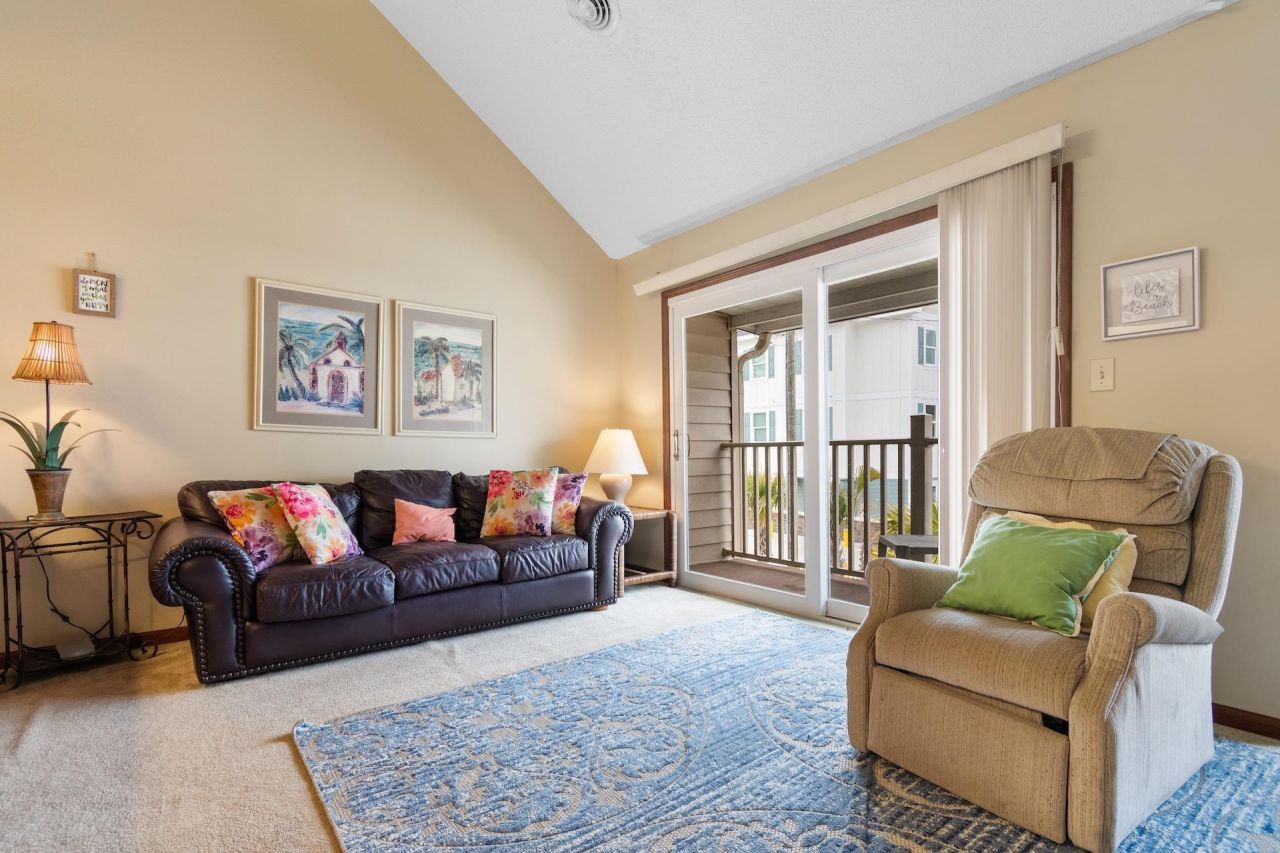 2010 Sand Dunes Dr. Photo 8