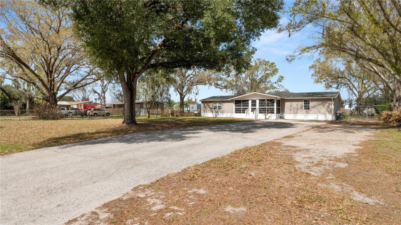 5239 Spring Creek Drive, Lakeland, FL 33811 Photo