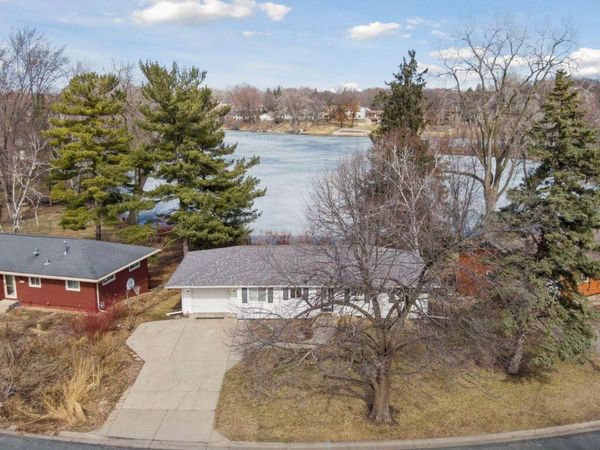 8420 Meadow Lake Road E, New Hope, MN 55428
