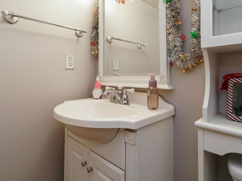 500 Meadows Boulevard , Pickerington, OH 43147 Photo 17