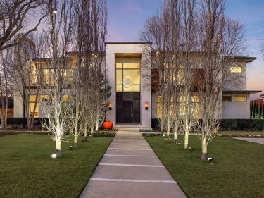 11565 E Ricks Circle, Dallas, TX 75230