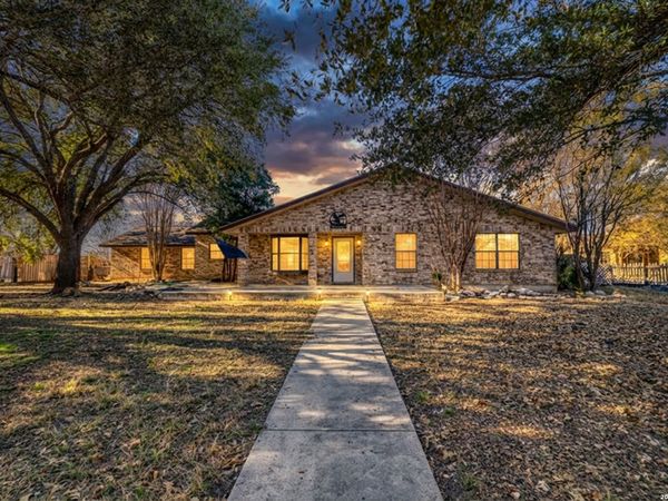 620 CENIZO BLVD, Uvalde, TX 78801