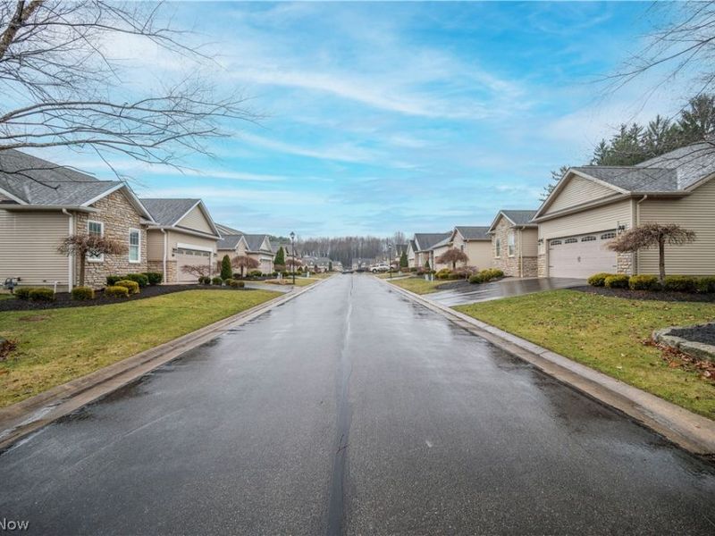 30 Barnstone Lane, Unit 18, Canfield, OH 44406 Photo 12