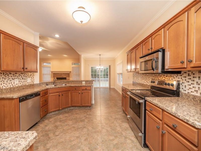 30 Barnstone Lane, Unit 18, Canfield, OH 44406 Photo 14