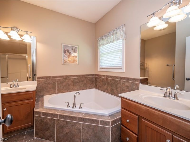 30 Barnstone Lane, Unit 18, Canfield, OH 44406 Photo 26