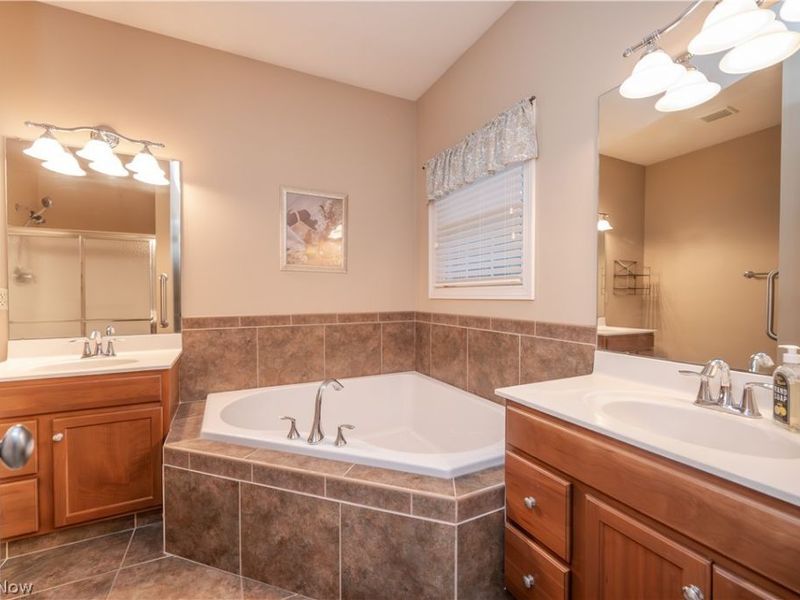 30 Barnstone Lane, Unit 18, Canfield, OH 44406 Photo 33