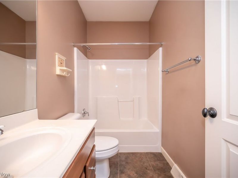 30 Barnstone Lane, Unit 18, Canfield, OH 44406 Photo 43