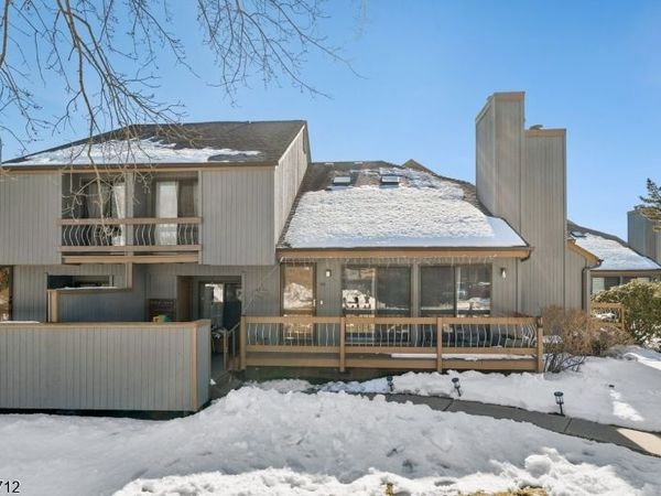 59 Sycamore Ct Ondo, Bernards, NJ 07920