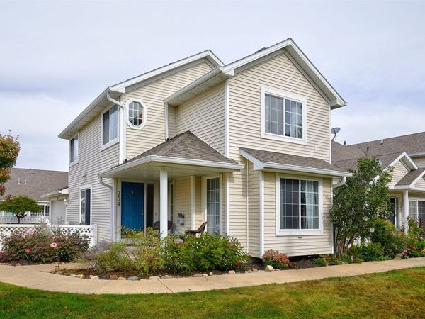 4425 Mills Civic Parkway , Unit 204, West Des Moines, IA 50265