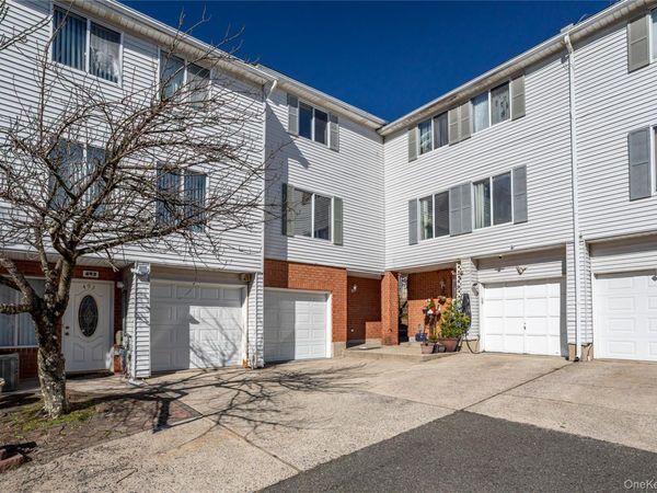 491 Ilyssa Way, Staten Island, NY 10312