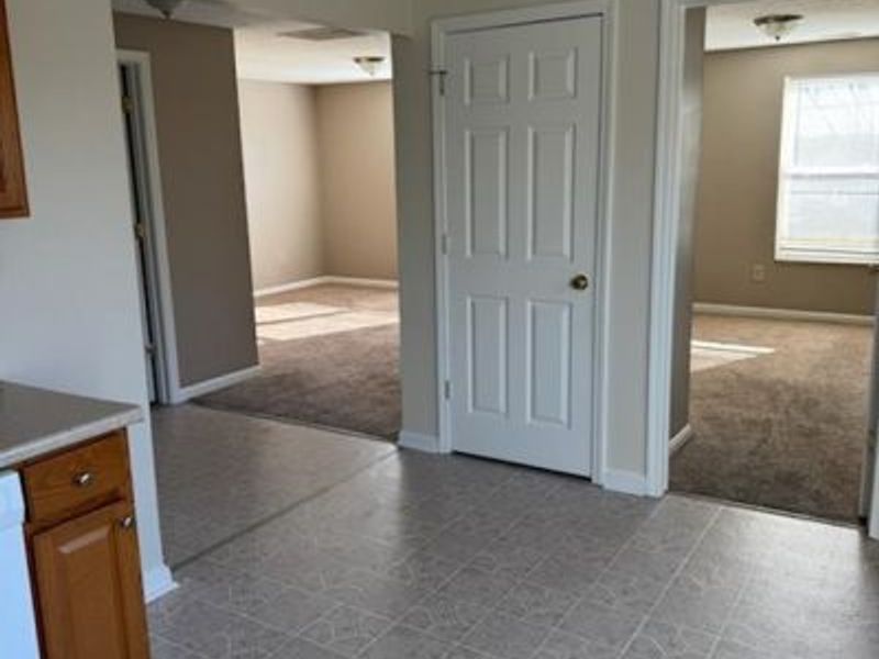 849 S Maple Avenue, Unit B, Fairborn, OH 45324 Photo 2