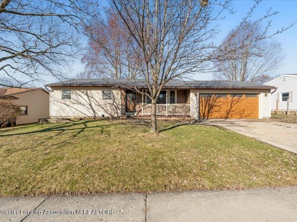 111 Bouck Avenue, Grand Ledge, MI 48837