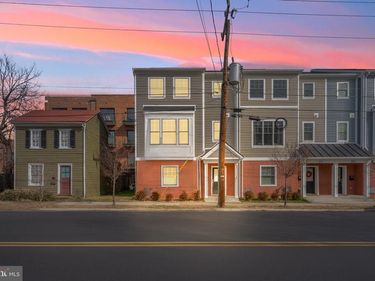 313 CHARLES STREET , FREDERICKSBURG, VA 22401