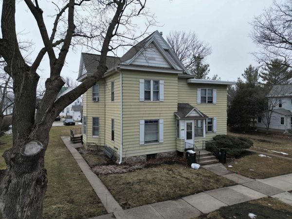 2115 Walnut Street, Cedar Falls, IA 50613