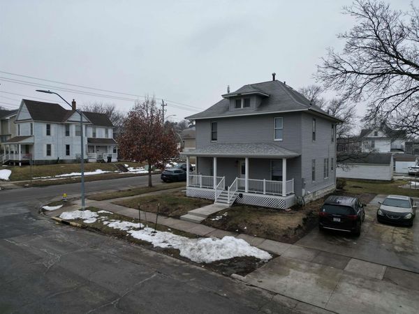 2121 Walnut Street, Cedar Falls, IA 50613