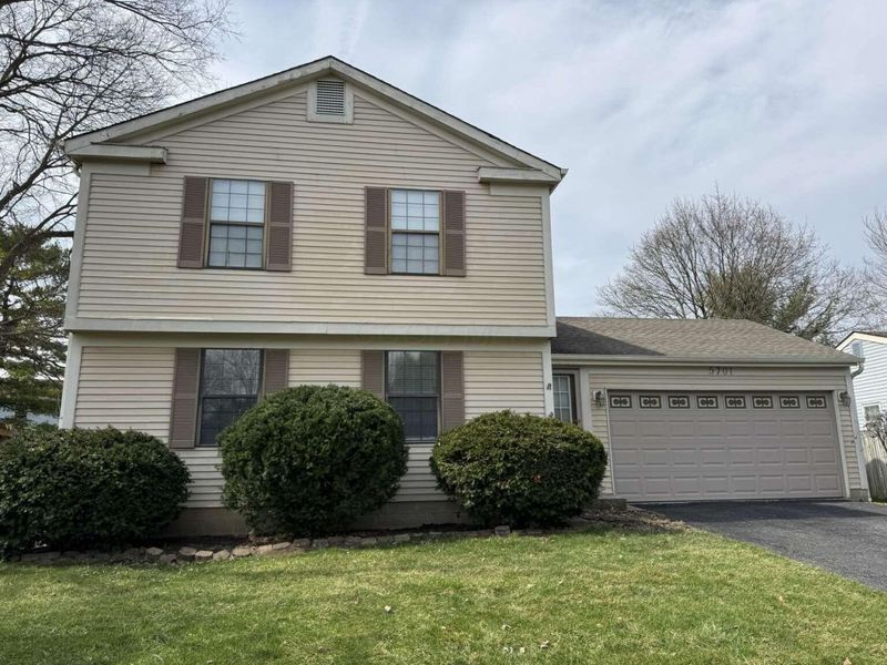5701 Shannon Heights Boulevard, Dublin, OH 43016 Photo 2
