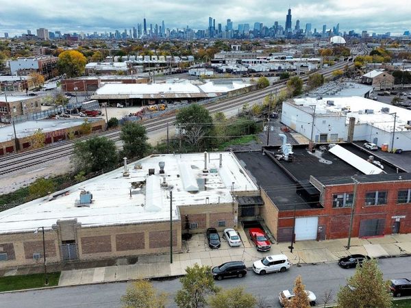 859 N Spaulding Avenue , Chicago, IL 60651