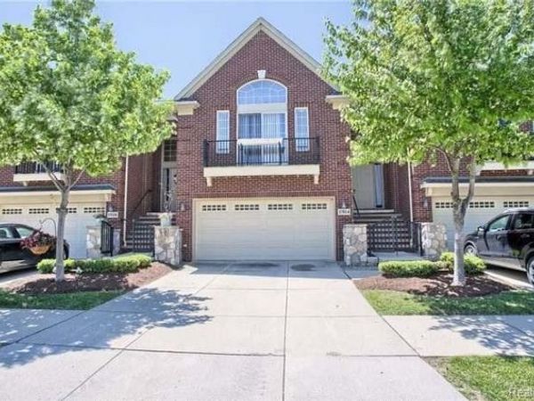 17014 Newbury Avenue, Macomb Twp, MI 48044