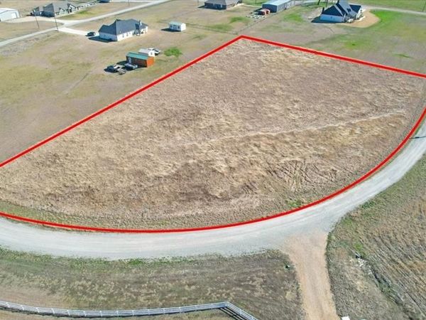 301 Marshall Circle, Whitewright, TX 75491