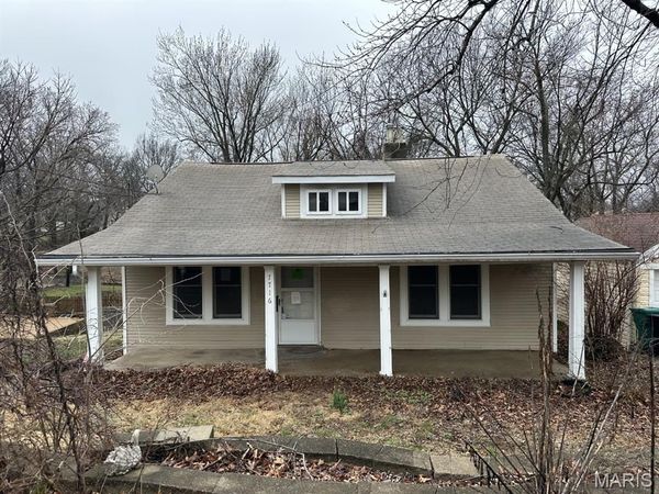 7716 Circle Drive , St Louis, MO 63121