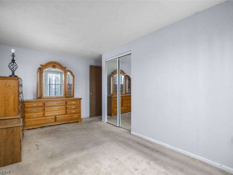 553 Delaware Avenue , Elyria, OH 44035 Photo 18