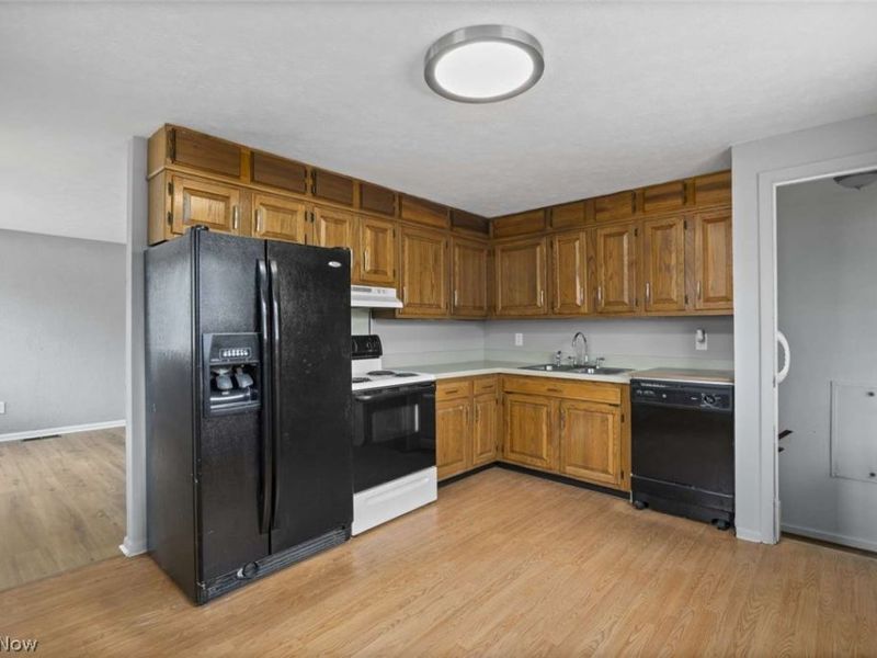 553 Delaware Avenue, Elyria, OH 44035 Photo 8