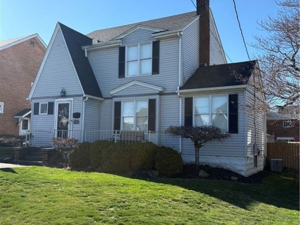 3721 Collins Way, Weirton, WV 26062