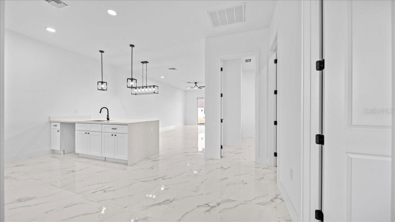 913/915 NE 15th Lane, Cape Coral, FL 33909 Photo