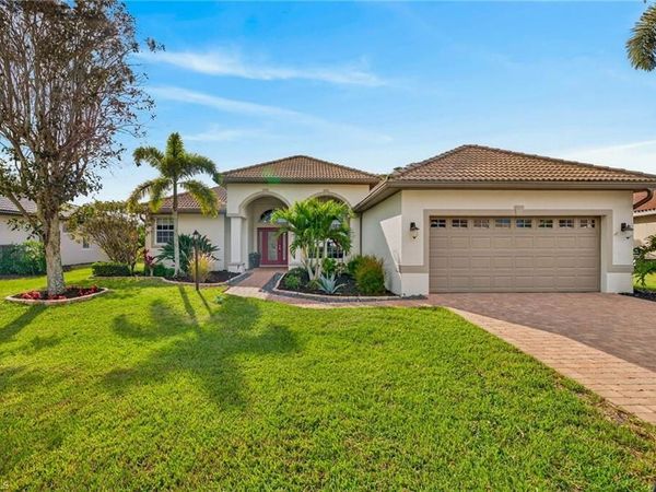 25080 Divot DR , BONITA SPRINGS, FL 34135