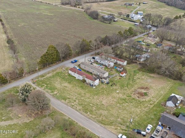 149 Fairgarden Rd, Sevierville, TN 37876