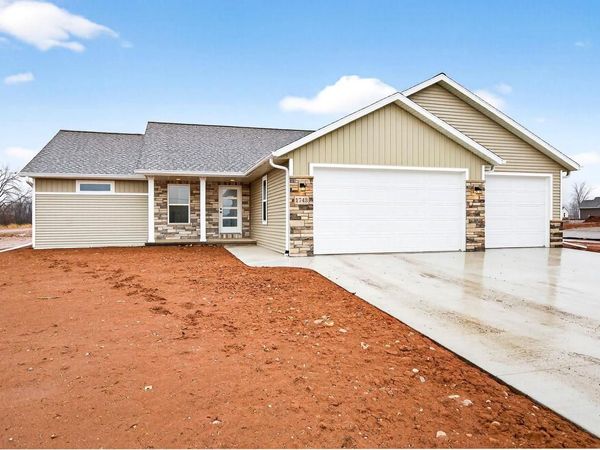 1743 LEGACY LANE, Neenah, WI 54956