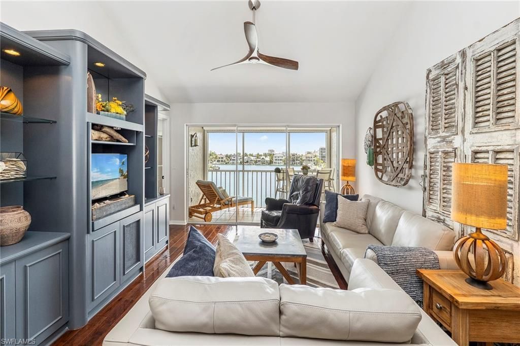 10682 Gulf Shore Dr, Unit C305, Naples, FL 34108 Photo