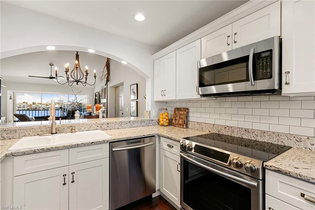10682 Gulf Shore Dr, Unit C305, Naples, FL 34108 Photo