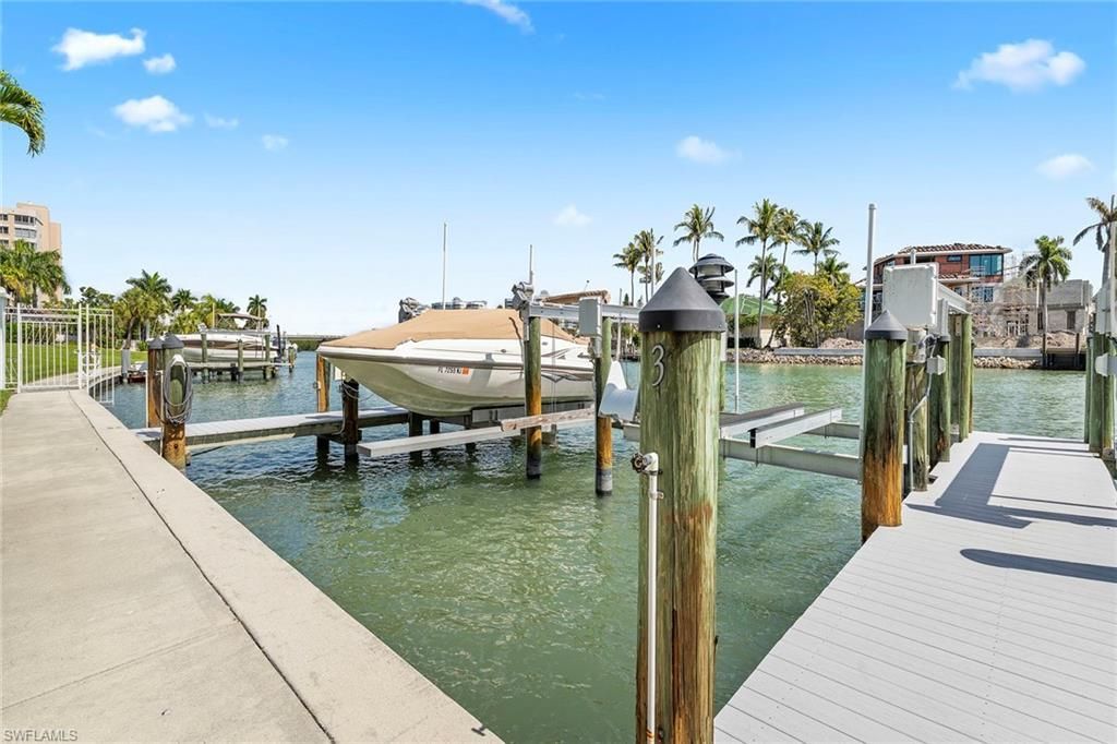 10682 Gulf Shore Dr, Unit C305, Naples, FL 34108 Photo