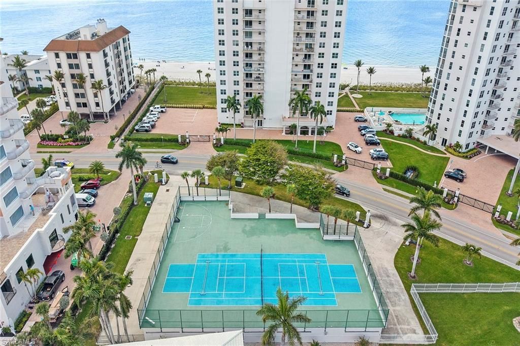 10682 Gulf Shore Dr, Unit C305, Naples, FL 34108 Photo