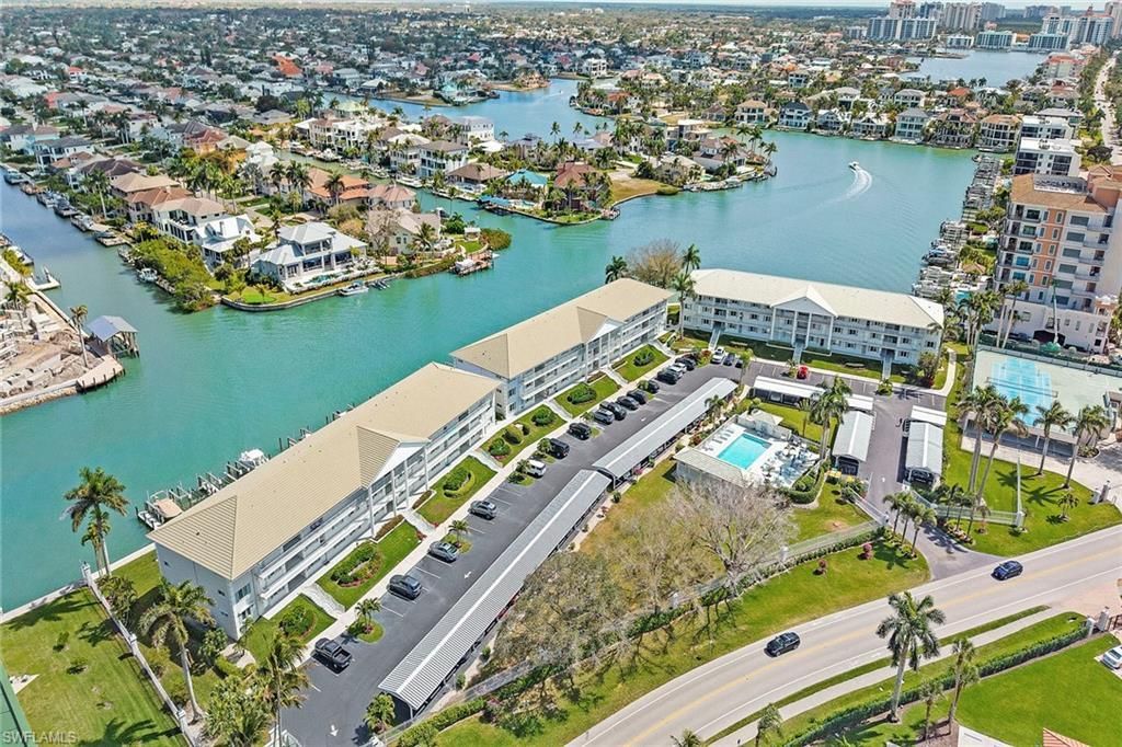 10682 Gulf Shore Dr, Unit C305, Naples, FL 34108 Photo