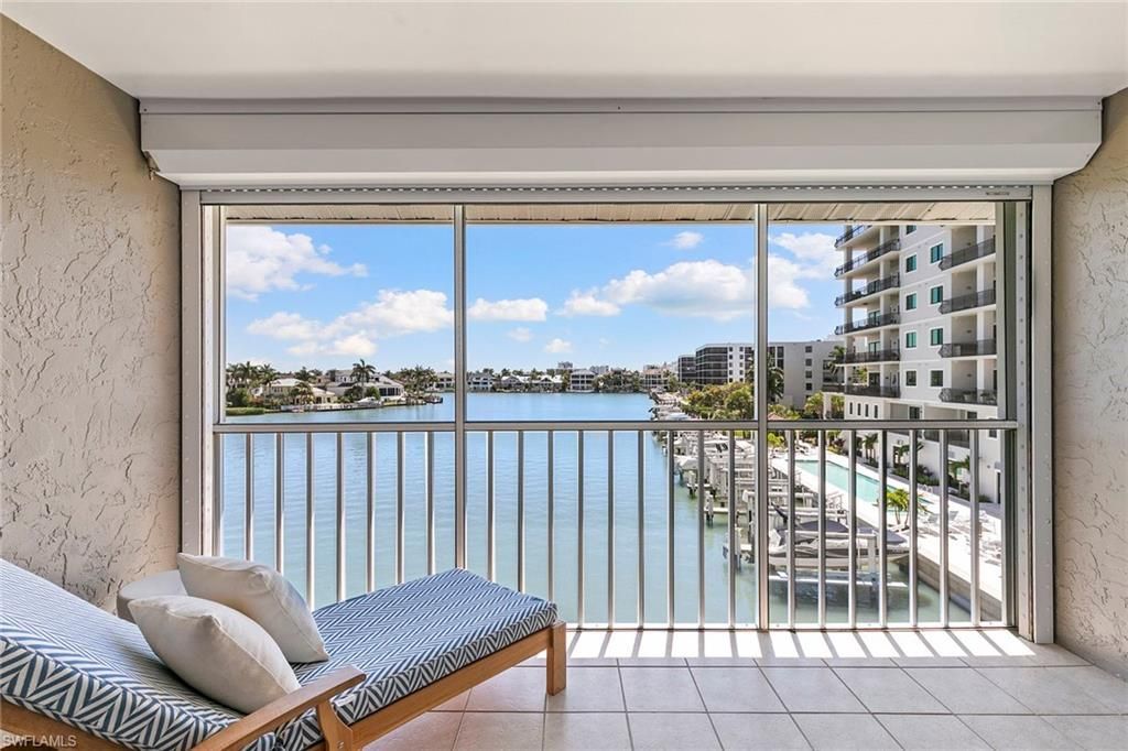 10682 Gulf Shore Dr, Unit C305, Naples, FL 34108 Photo