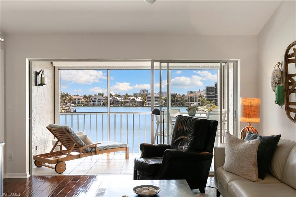 10682 Gulf Shore Dr, Unit C305, Naples, FL 34108 Photo