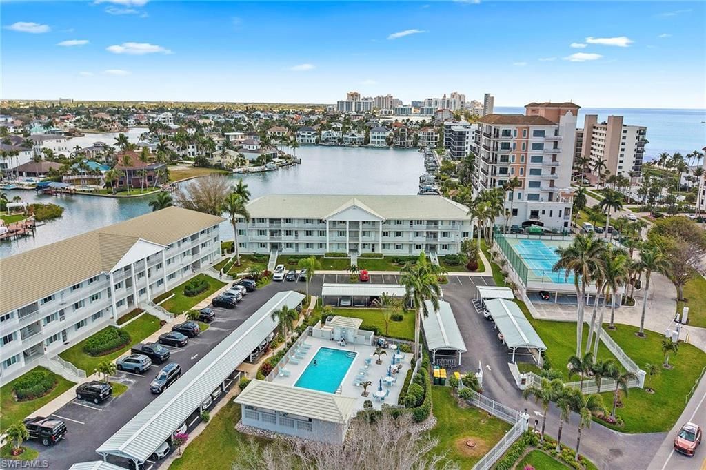 10682 Gulf Shore Dr, Unit C305, Naples, FL 34108 Photo