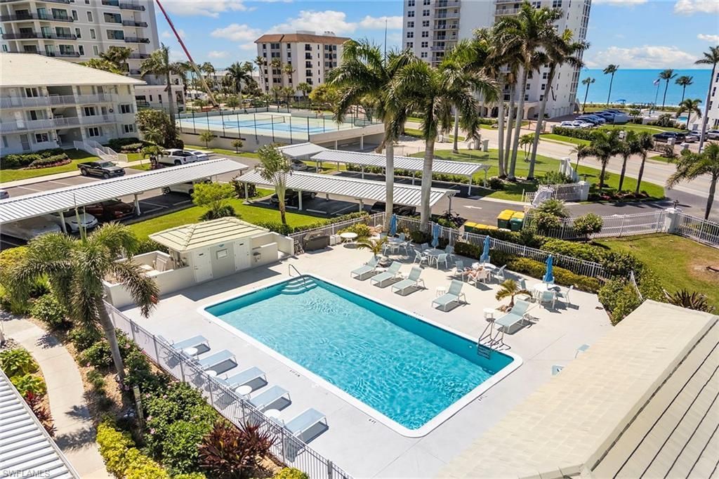 10682 Gulf Shore Dr, Unit C305, Naples, FL 34108 Photo