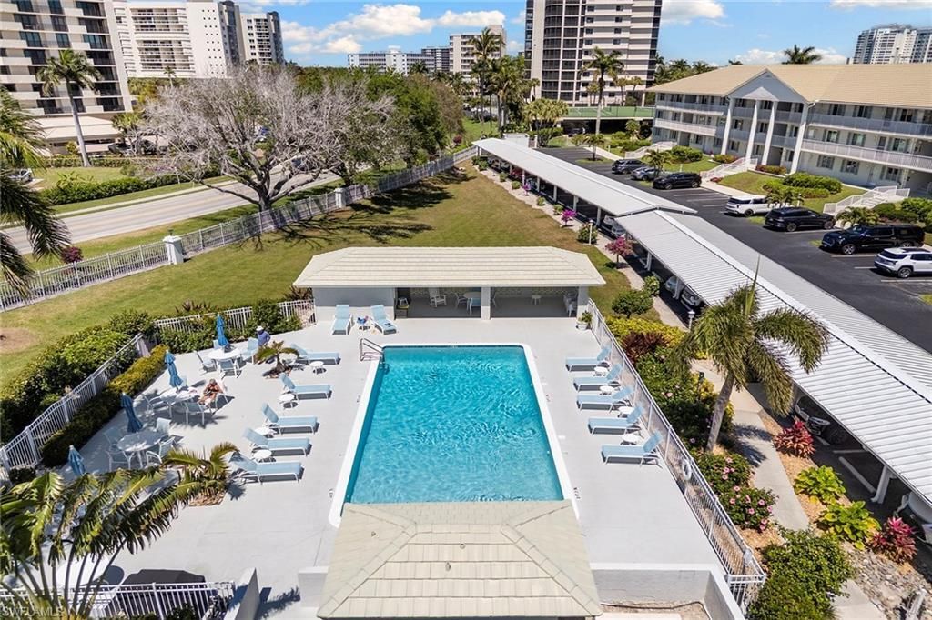 10682 Gulf Shore Dr, Unit C305, Naples, FL 34108 Photo