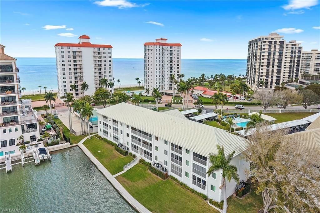 10682 Gulf Shore Dr, Unit C305, Naples, FL 34108 Photo