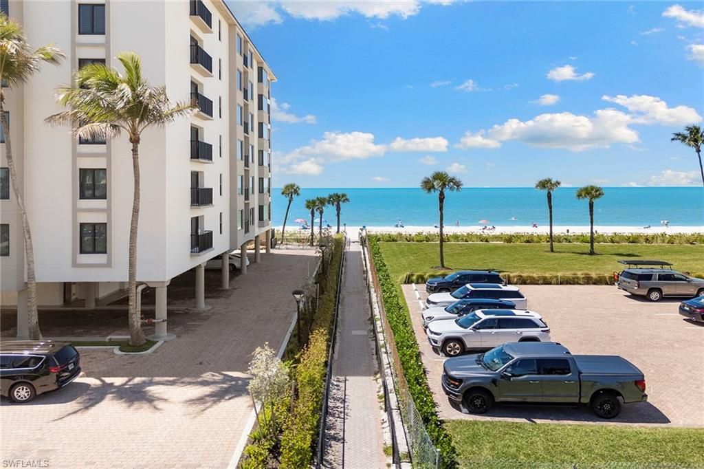 10682 Gulf Shore Dr, Unit C305, Naples, FL 34108 Photo