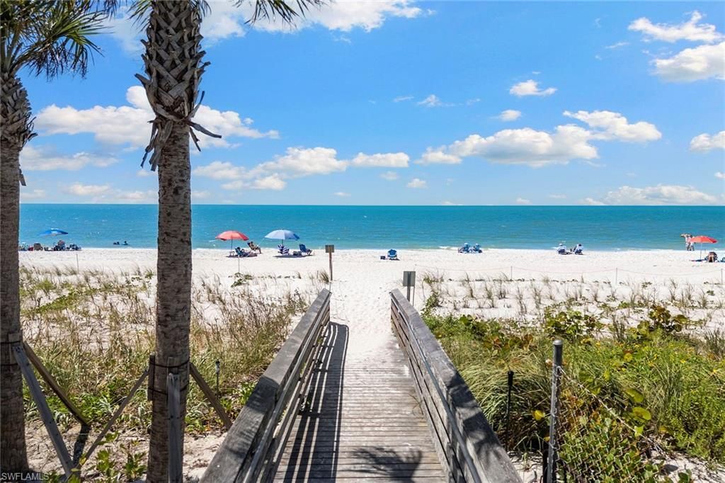 10682 Gulf Shore Dr, Unit C305, Naples, FL 34108 Photo