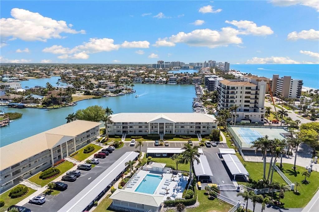 10682 Gulf Shore Dr, Unit C305, Naples, FL 34108 Photo