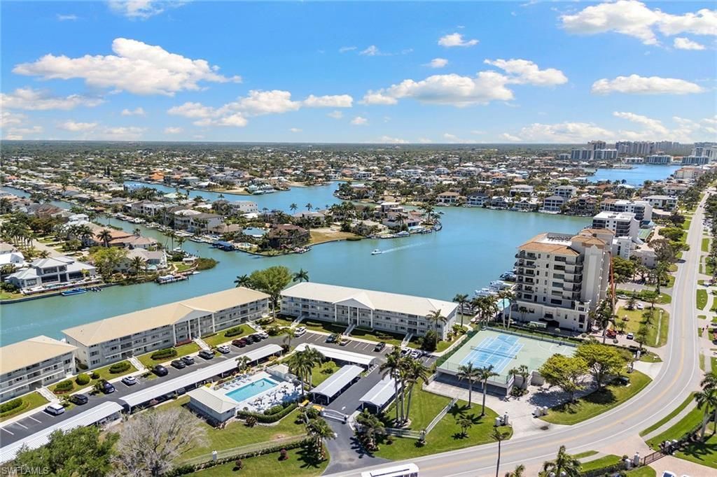 10682 Gulf Shore Dr, Unit C305, Naples, FL 34108 Photo